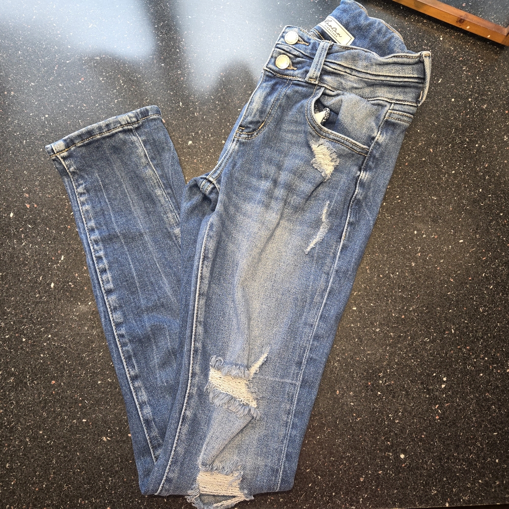 Stylish Blue Distressed Women's Jeans